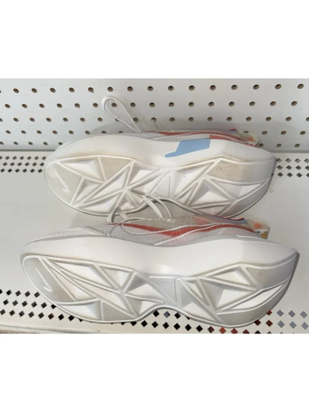 Nike Vista Lite SE Womens Athletic Shoes Sneakers Size 10 White Orange Blue